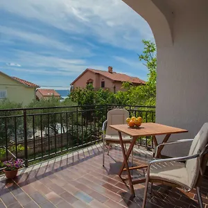 Gostinjska kuća Maver, Cres